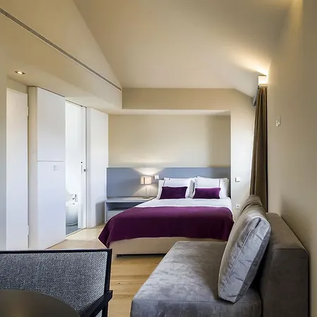 Path Bonjardim Apartments Apartment