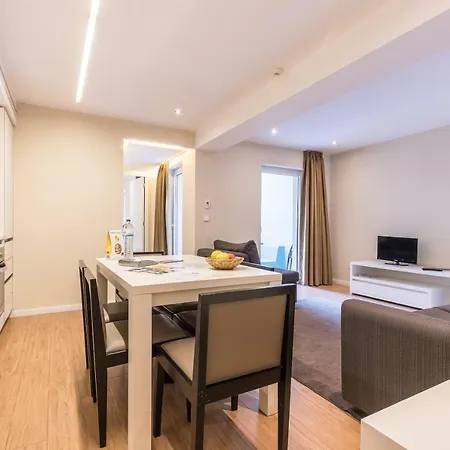 Path Bonjardim Apartments