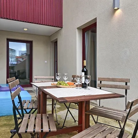 Path Bonjardim Apartments Apartment